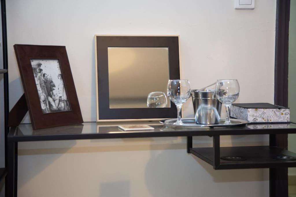 Angel - Cozy, Renovated, In Heart Apartment